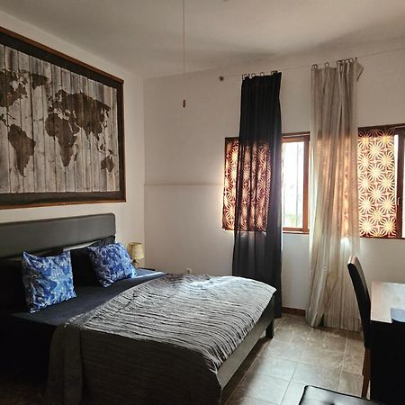 Blue Eagle Guesthouse - Casa De Hospedes サンタ・マリア エクステリア 写真